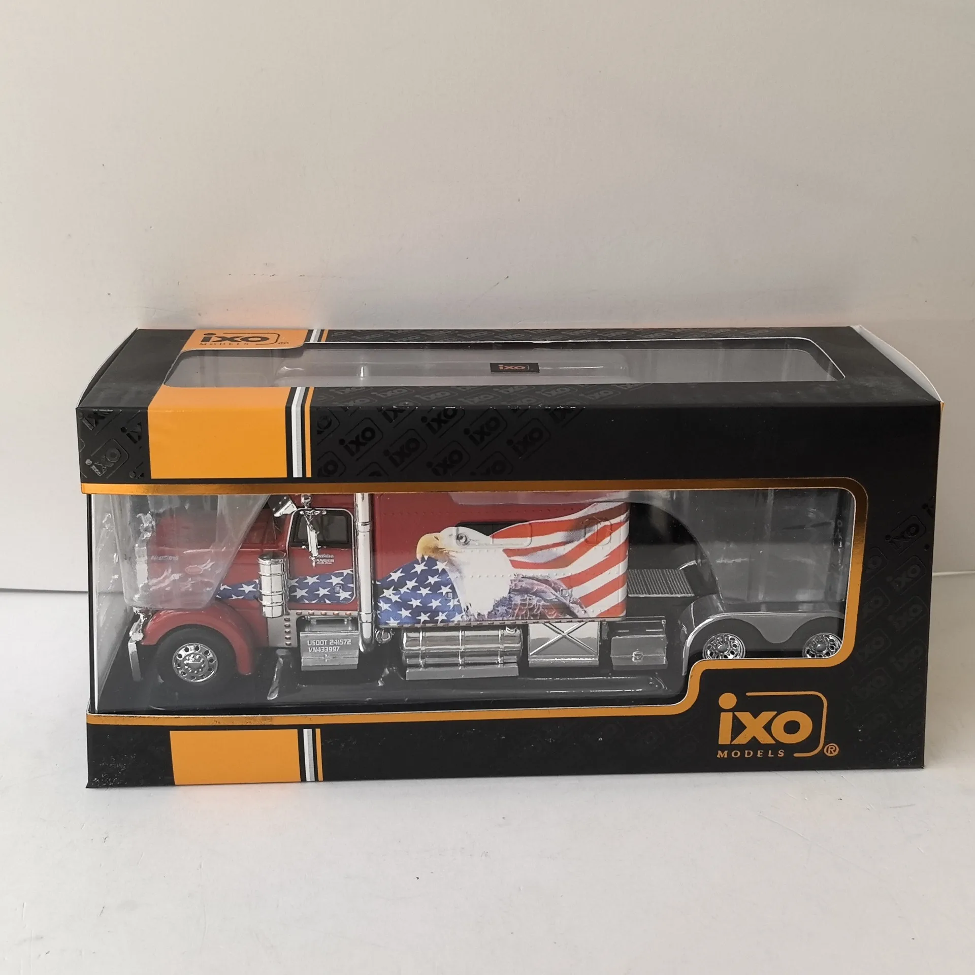 Diecast IXO 1:43 Scale Peterbilt 379 Custom 2002 Peterbilt Long Head Trailer Tractor Truck W1 Alloy Car Model