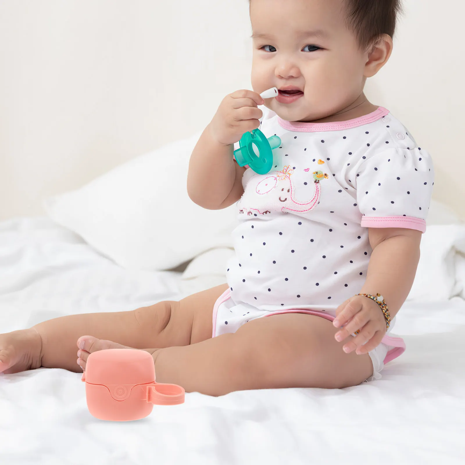 

5Pcs Premium Pacifier Case Portable Compact Baby Pacifier Storage Box for Diaper Bag Travel Outdoor Clean Hygienic Holder