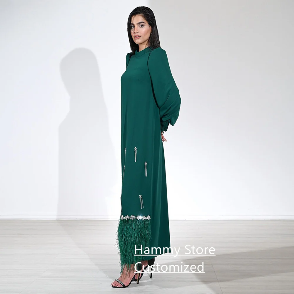 فستان سهرة أخضر أنيق مخصص برقبة عالية وأكمام طويلة مطرز بالريش على شكل حرف A فساتين حفلة موسيقية عربية