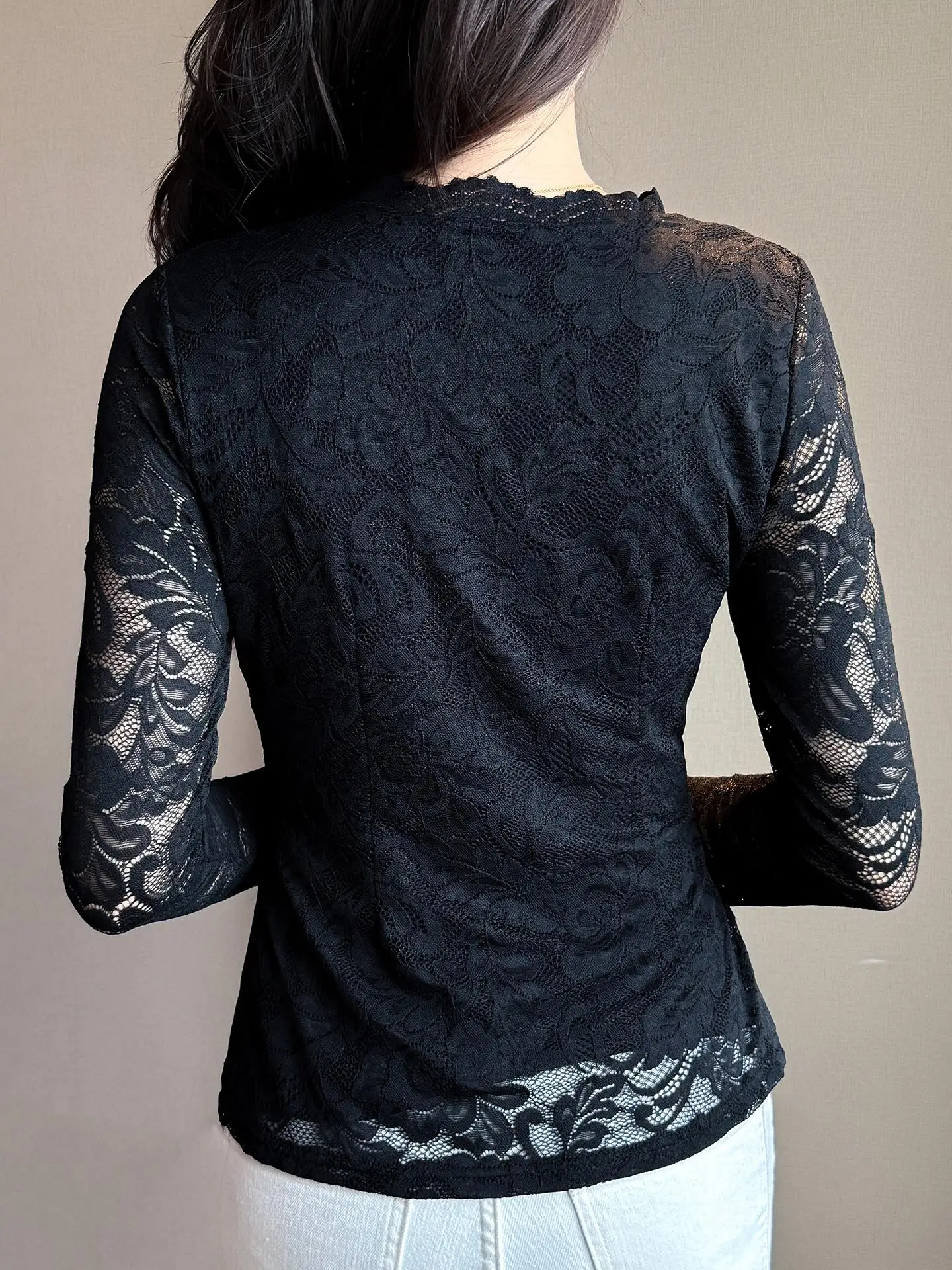 Camiseta Sexy de Renda com Decote em V Cruzado para Mulheres, Camiseta Longa de Outono e Inverno, Moda Irregular para Uso Interno