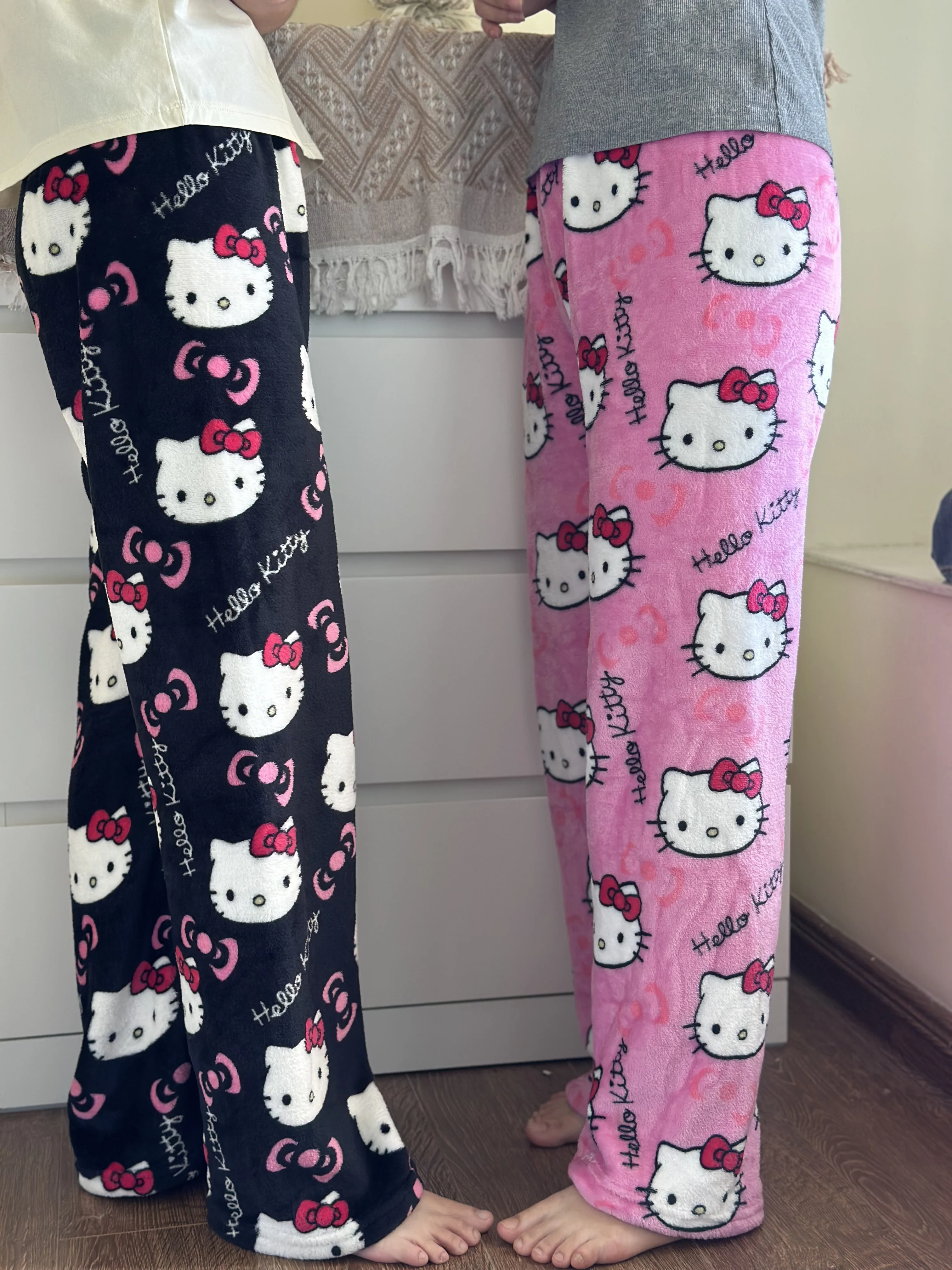 

2pcs Hello Kitty Y2K Aesthetic Flannel Pants Couple & BFF Coordinated Outfits Winter Warmth Cartoon Lounge Wear Party Outfit