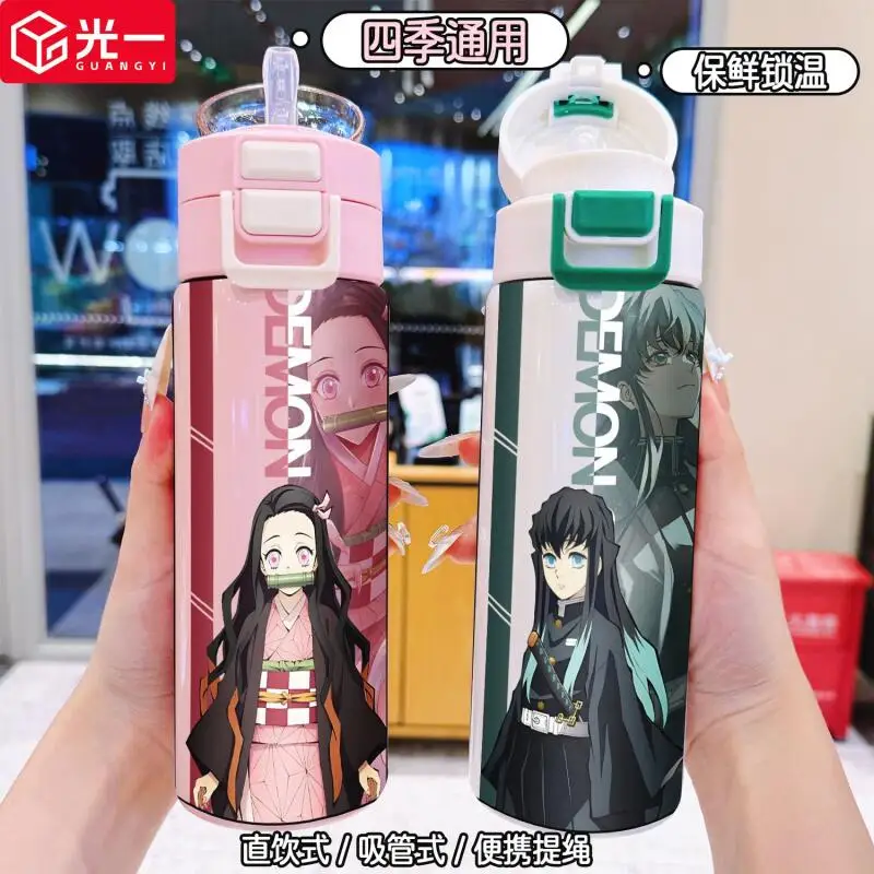 Demon Slayer 500ml Anime Wasserbecher Thermosbecher Kaltgetränkebecher Strohhalmbecher Outdoor Tragbar Sicherheitsmaterial Kamado Tanjiro Urlaubsgeschenk