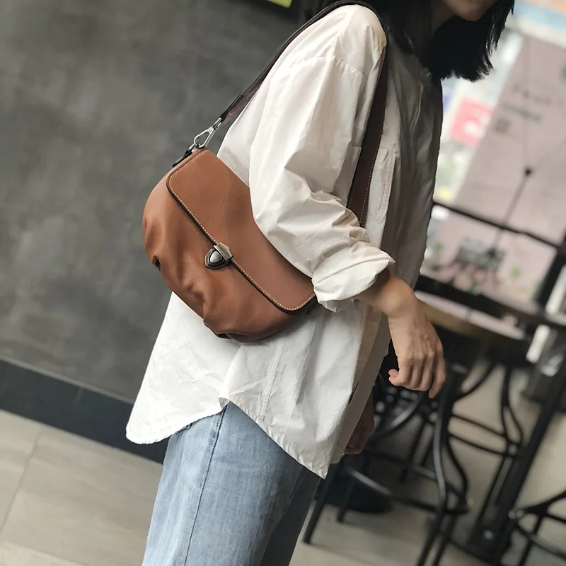 

Genuine Leather Women's Bag Retro Fashionable Lock Button 2025 Trendy Armpit Single-shoulder Crossbody Bag