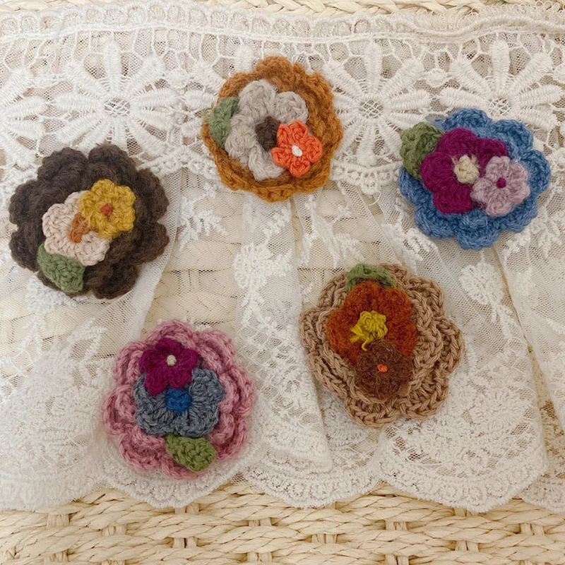 

Johnature 2024 New Mori Sweet Brooch Vintage Hand-woven Woolen Embroidered Three-dimensional Flower Pin Brooch Accessory