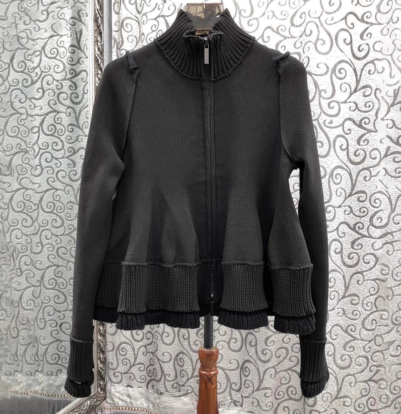 เสื้อคาร์ดิแกนไหมพรมคุณภาพสูงแบบใหม่ประจำฤดูใบไม้ร่วง-ฤดูหนาว 2025 เสื้อผ้าผู้หญิง คอเต่า ซิปหน้า แขนยาว สีขาวดำ