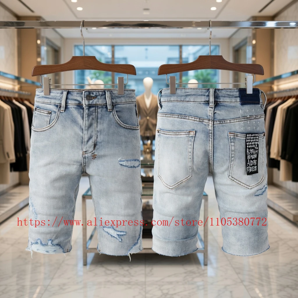 

Новые мужские светло-голубые джинсовые шорты 2026 года с эффектом потертости, рваные, с необработанным краем, облегающие, до колена, в уличном стиле, повседневные