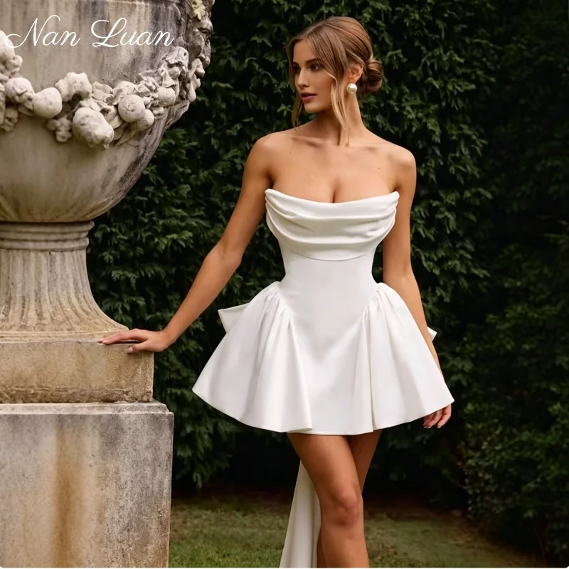 2026 Trägerloses Satin-Hochzeitskleid mit Wasserfallausschnitt, Mini A-Linie, abnehmbarer Schleppe, Vestidos de Novia, maßgeschneidert