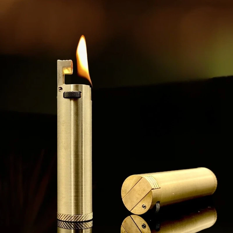 

Латунная цилиндрическая масляная зажигалка Trench, боковое скольжение, зажигание, портативная машина для подъема рук, модная ретро-шабровка с ручным гравированием