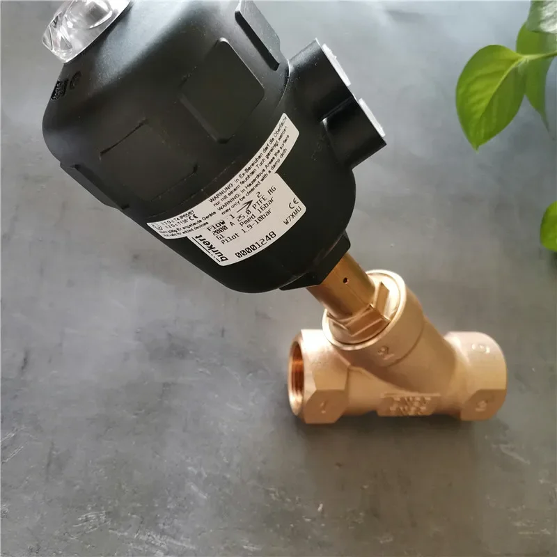 

2025.4Burkert Angle Seat Valve 2000 Series DN25PN25 Threaded Connection Air 00001248 G1 Stock