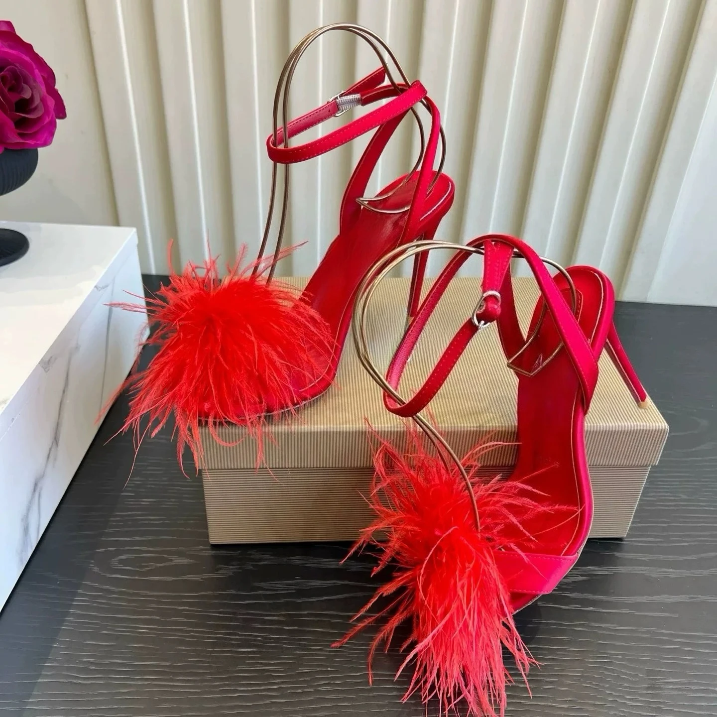 New French Feather Strap Roman Sandals for Women in Summer, Small Heels, Sexy, Fashionable, Versatile, Open toed High Heels