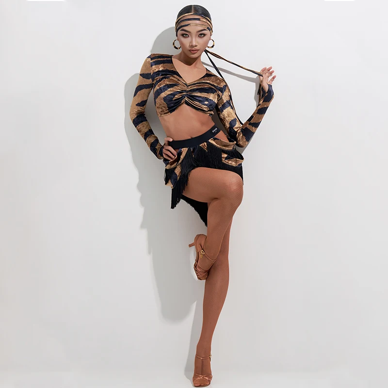 Stroje do tańca latynoamerykańskiego 2025, wzór tygrysa, top bez pleców, frędzle, asymetryczna spódnica, strój treningowy, odzież latynoska DW269/270