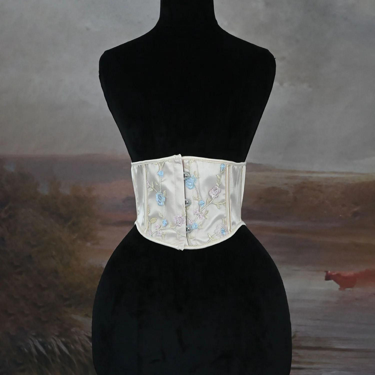 

Retro Fashion 3D Embroidered Satin Trendy Lolita Corset Steel Boned Court Style Waist Trainer