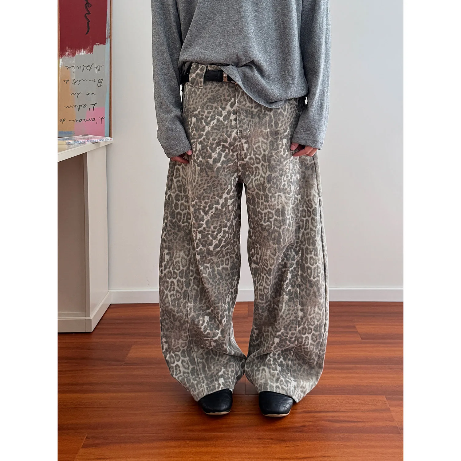 Jeans svasati unisex americani vintage con stampa leopardata Pantaloni casual lunghi fino al pavimento con gamba larga rilassata all'inizio dell'autunno