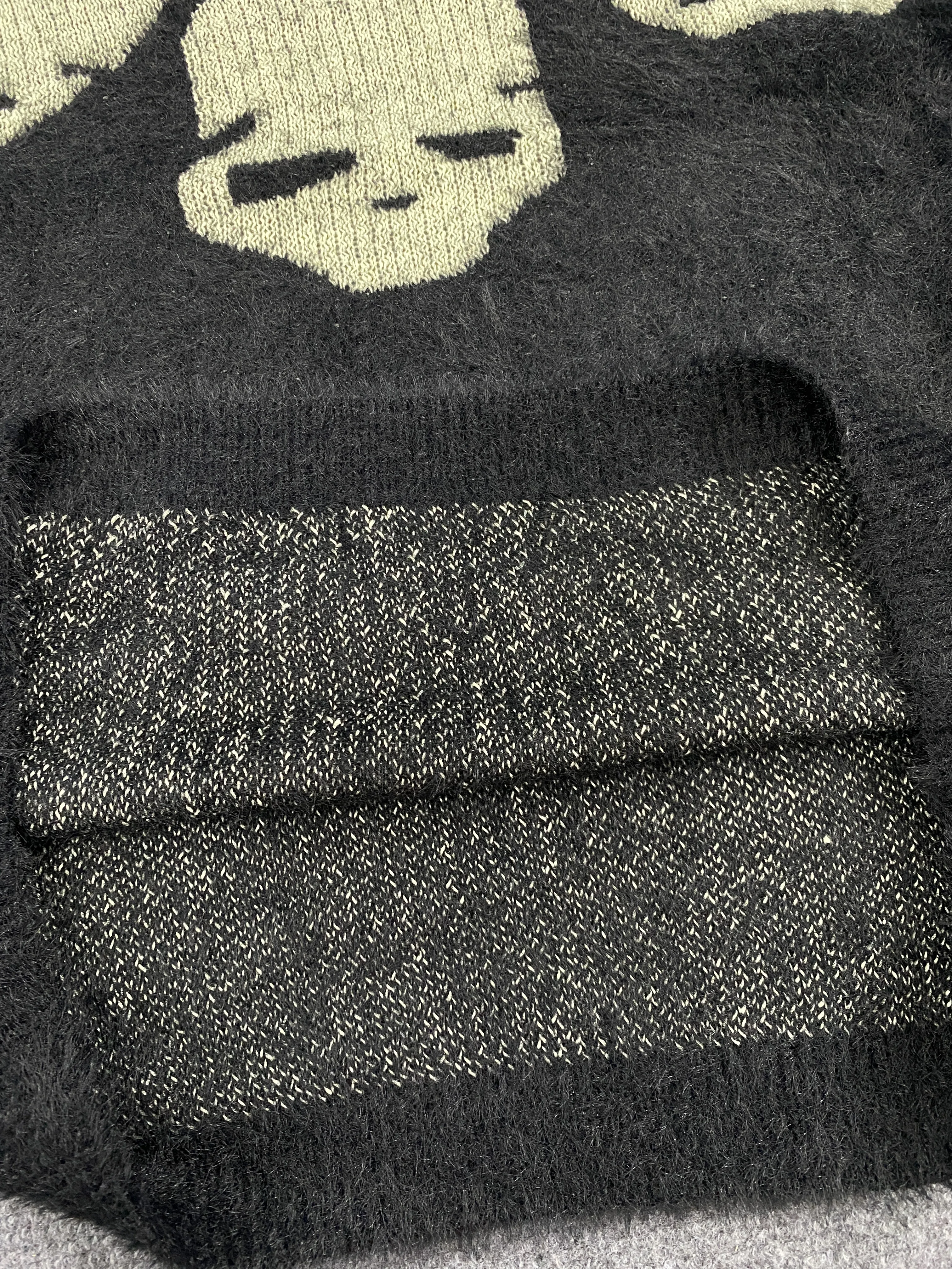 سترة ذات تصميم متخصص داكن، بلوفر عالي الشارع برقبة على شكل حرف V لخريف وشتاء، سترة متماسكة قوطية جديدة