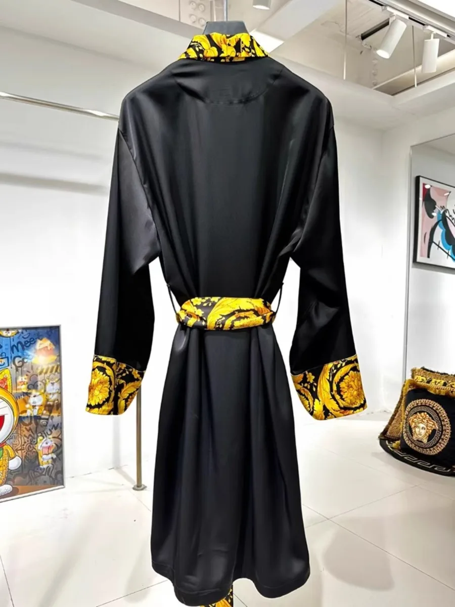 

Мужские атласные пижамы в дизайнерском стиле, новинка 2025, легкие роскошные шелковые пижамы высокого класса, большой размер, свободная одежда для дома с длинными рукавами, халат