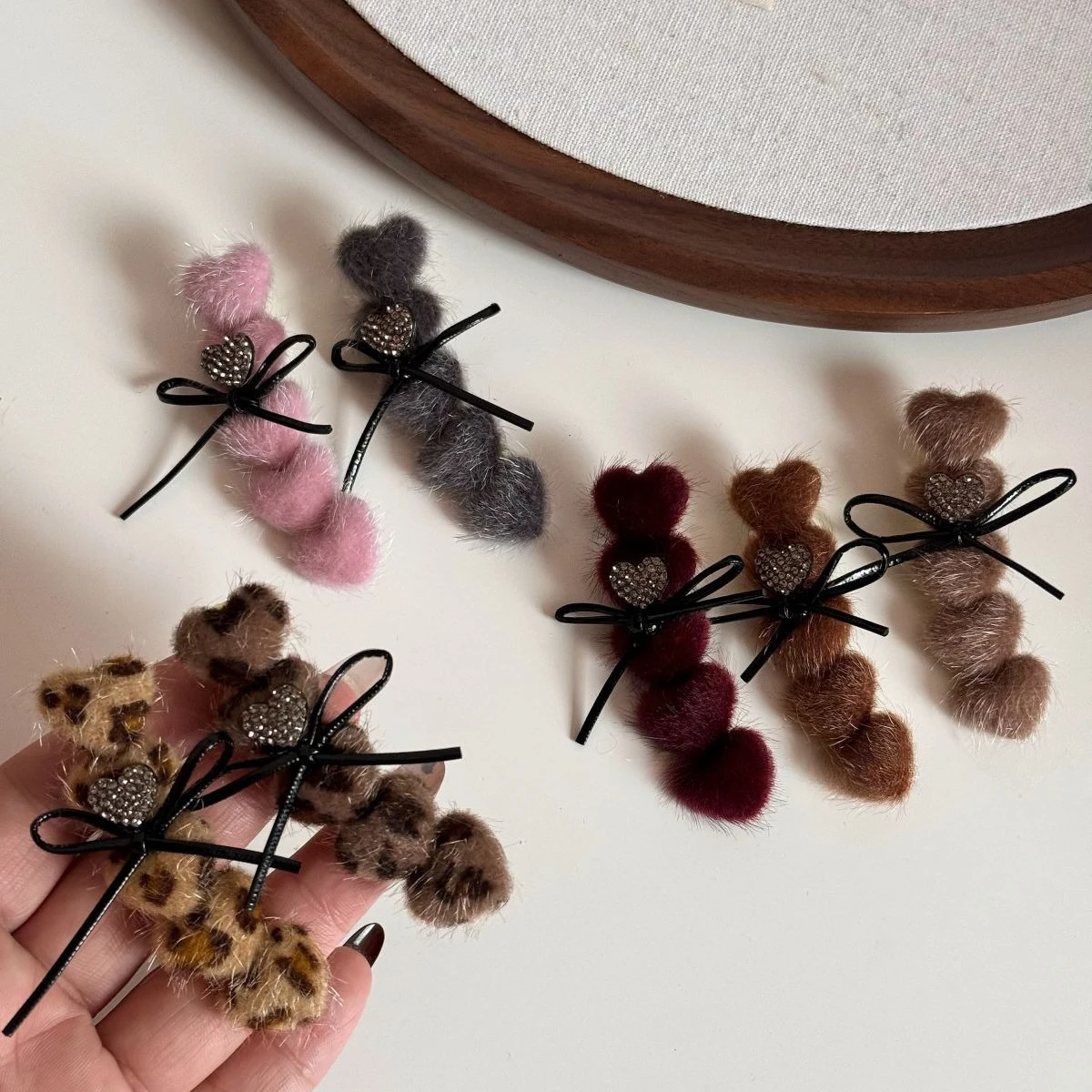 Autumn Winter Love Heart Hairpin Clip Plush Rhinestone Bow Knot Hair Side Clip Forehead Broken Hair Bangs Clip Style Accessories