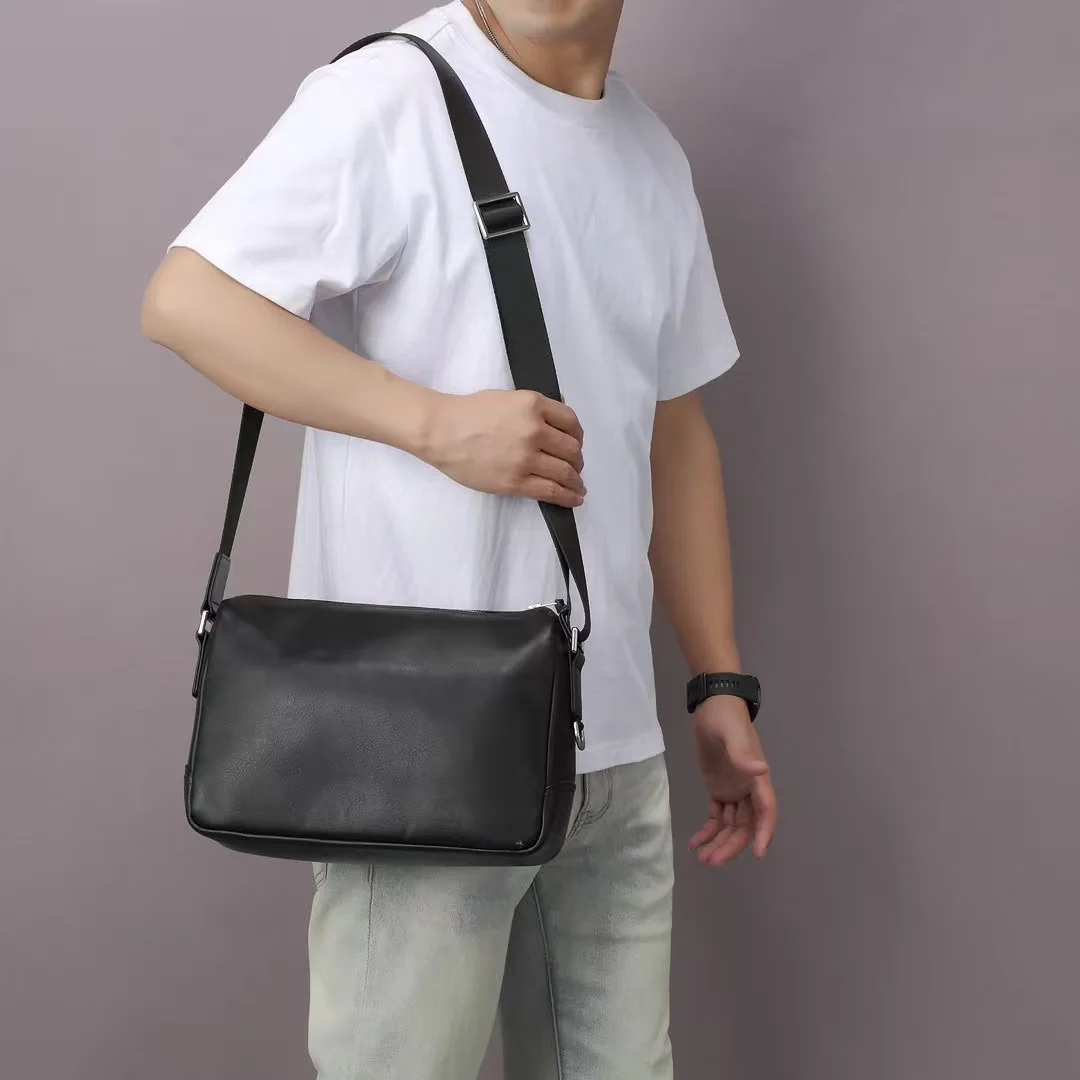 

Men‘s Minimalist Crossbody Bag Genuine Leather Waterproof Fabric 10 inch Pad Lightweight Hand Bag Clutch Bag for Work Office Bag