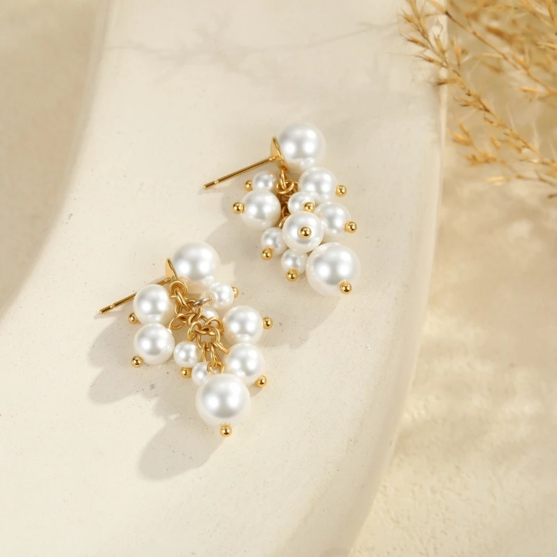 New Stainless Steel French-style Grape Cluster Pearl Earrings for Women, Niche, Light Luxury, High-end Feel