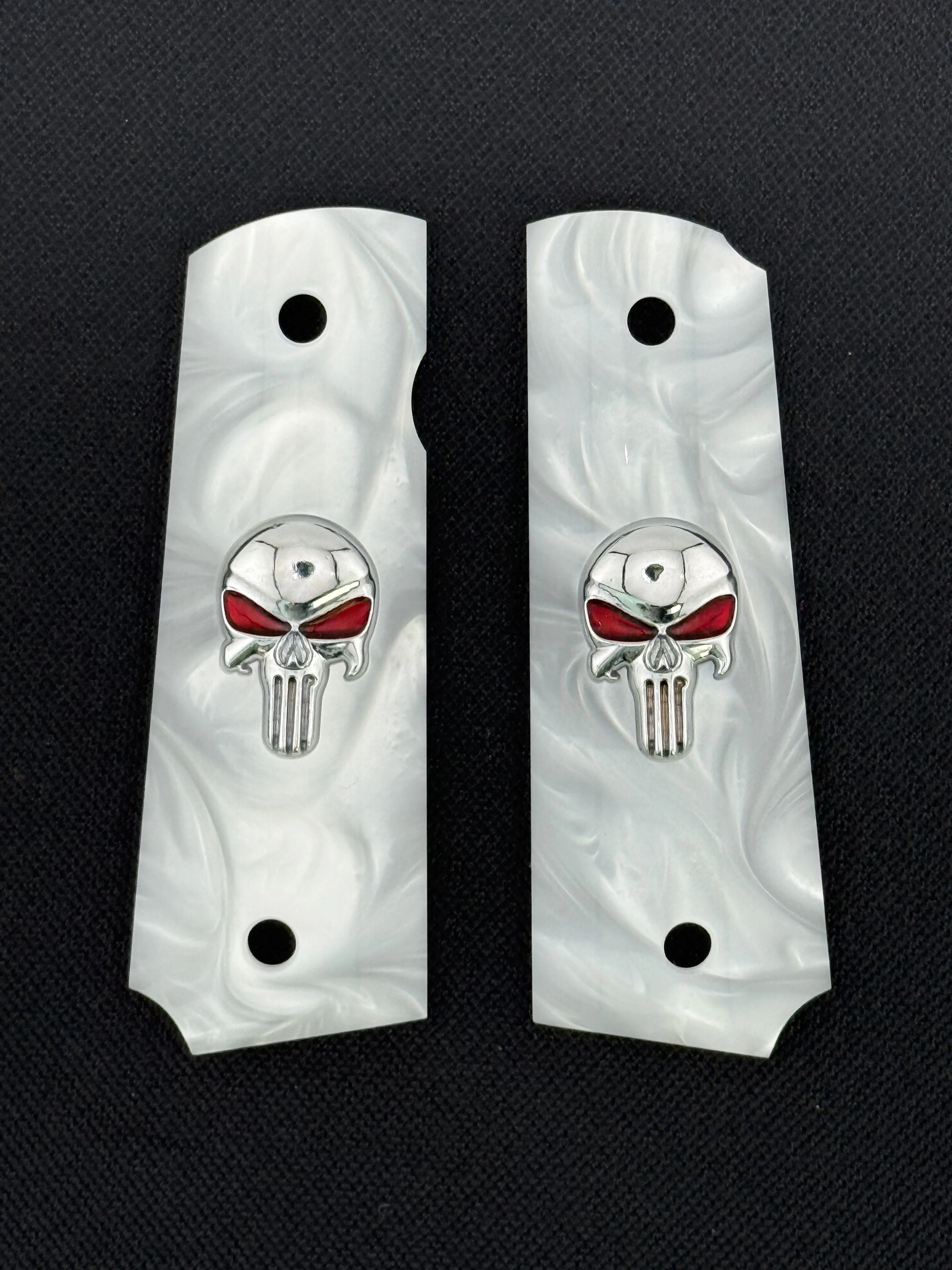 1911 그립스 풀 사이즈, 화이트 펄 실버 스컬 레드 아이즈, 콜트, 킴버, 스프링필드, 레밍턴, 락 아일랜드, 군용 커맨더에 적합