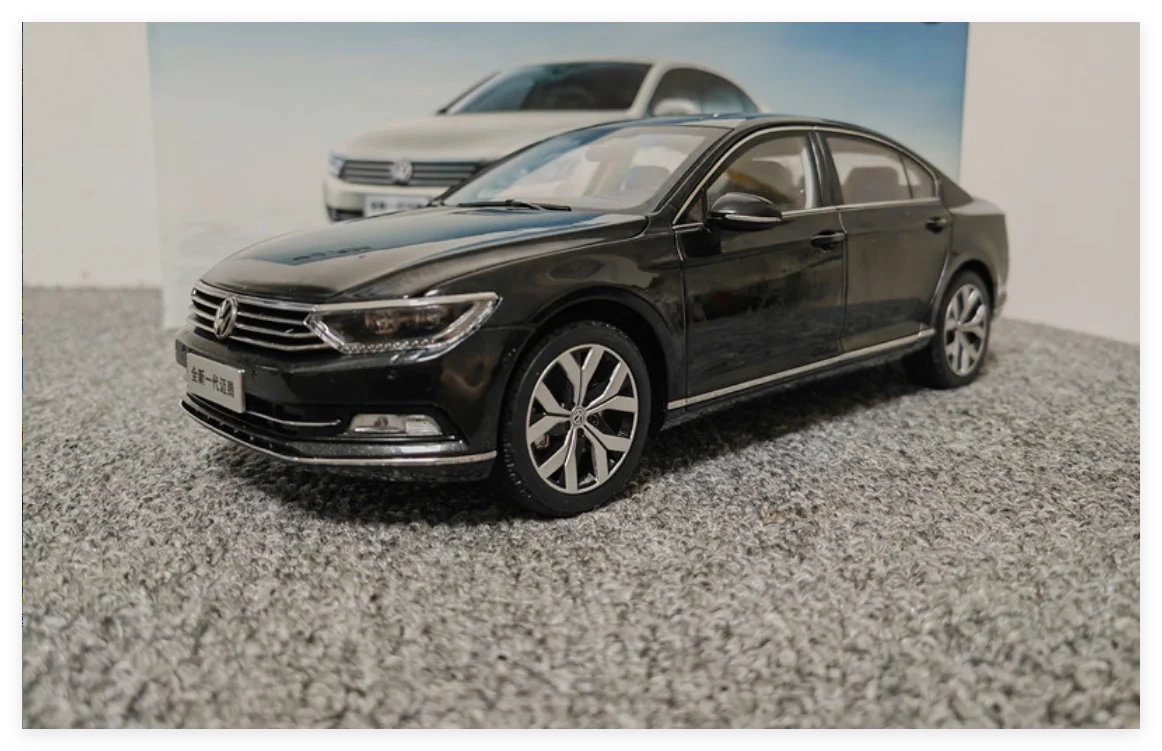 

Original Faw-Volkswagen New Magotan B8 2017 1:18 Scale Diecast Alloy Car Model Simulation Collectible Vehicle For Home Office