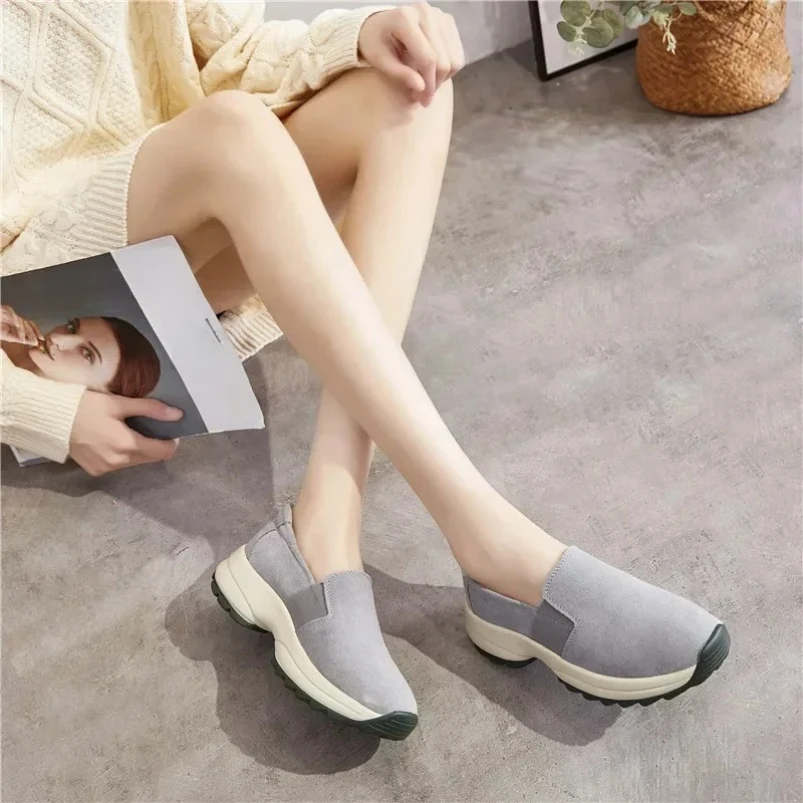 

2024, женская обувь на платформе, весна-осень, новые удобные повседневные лоферы без шнуровки, размеры 35–43, женские прогулочные кроссовки для бега