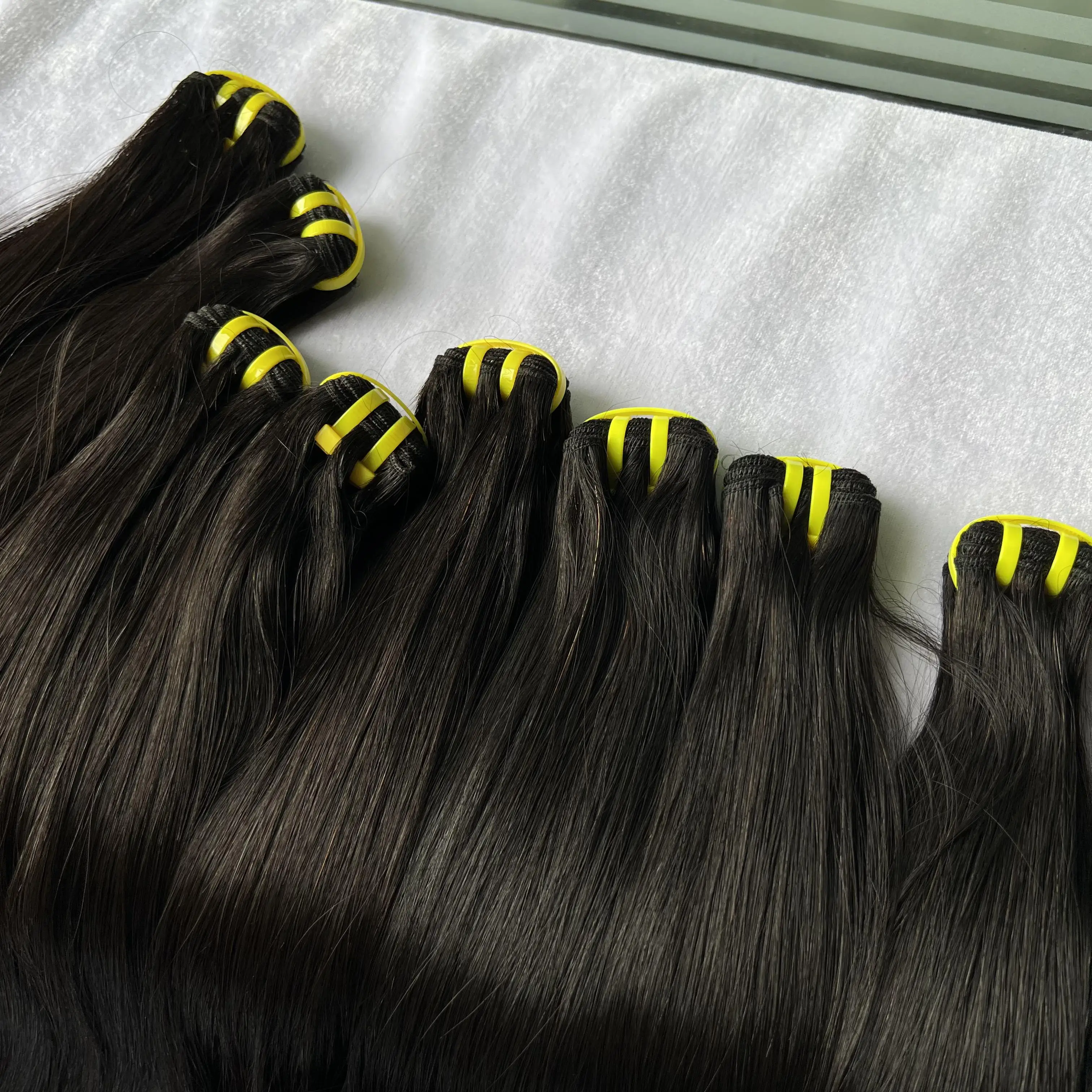 SWANEE Double Drawn เวียดนามกระดูกตรงผมมนุษย์ Virgin Remy Hair Extensions ขายส่ง 30 นิ้วสําหรับสตรี