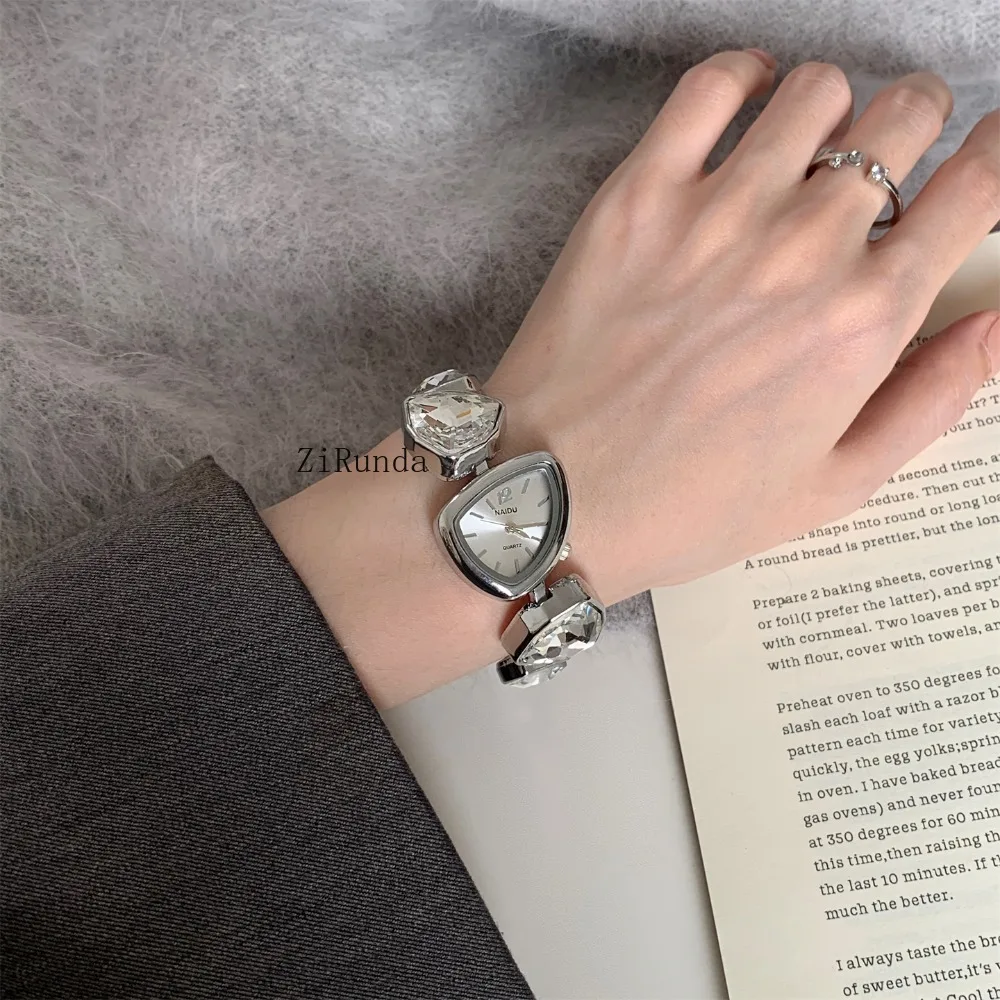 ساعة غير منتظمة للسيدات خفيفة فاخرة على الموضة من حجر الراين الزجاجي وساعة رائعة #5