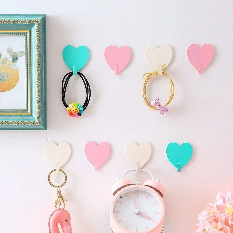 Gancho de montaje de pared de hierro Forma de corazón de metal Llavero Estante de almacenamiento Fuerte abrigo autoadhesivo Hat Hanger Niña Niño