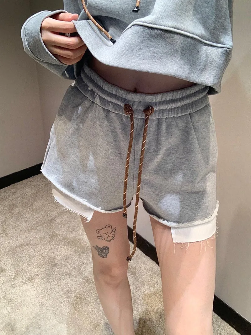 24 Autumn/Winter New Women's Shorts Letter Stickers Embroidered Logo Grey Short Drawstring Hooded Sweatshirt Women's Shorts