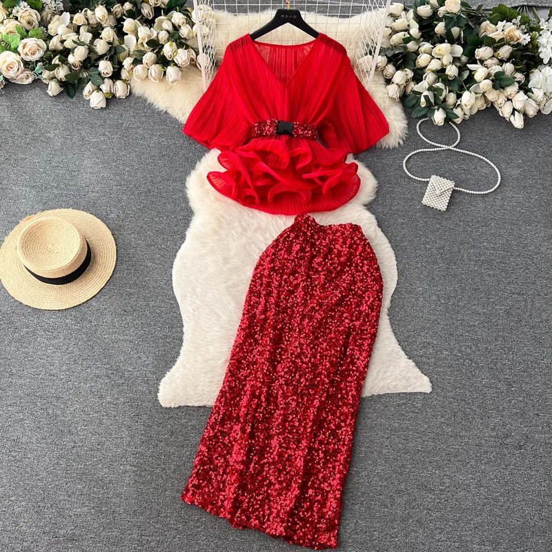 

Костюм с юбкой для женщин: топ и юбка-футляр, комплект из 2 предметов, с рюшами, облегающий, с V-образным вырезом, блестками, летний наряд 2026