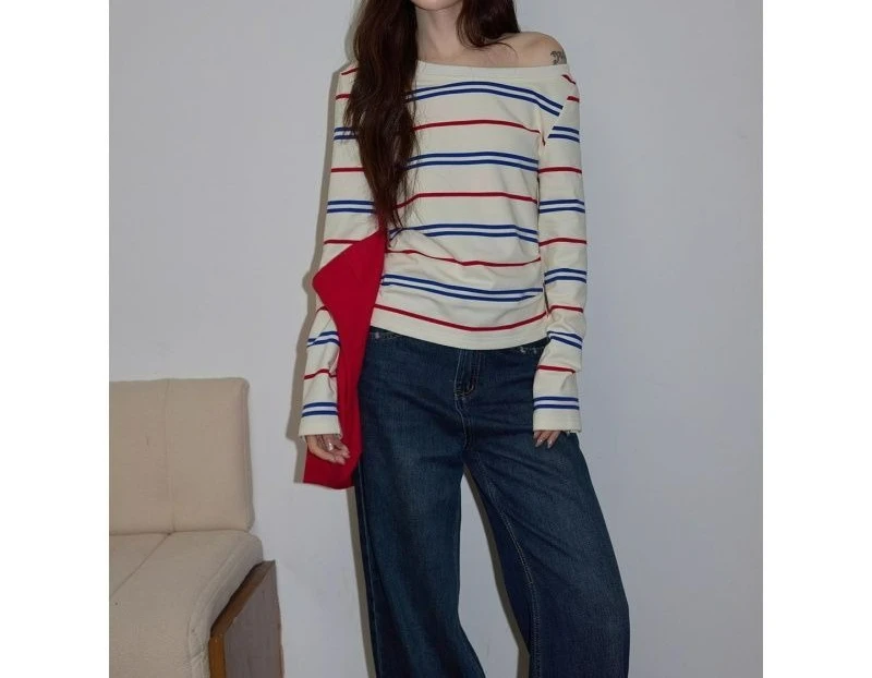 

Slant Shoulder Long-sleeved T-shirt Women's Early Autumn Stripes Slim and Thin Large Size Women's Off-the-shoulder Top