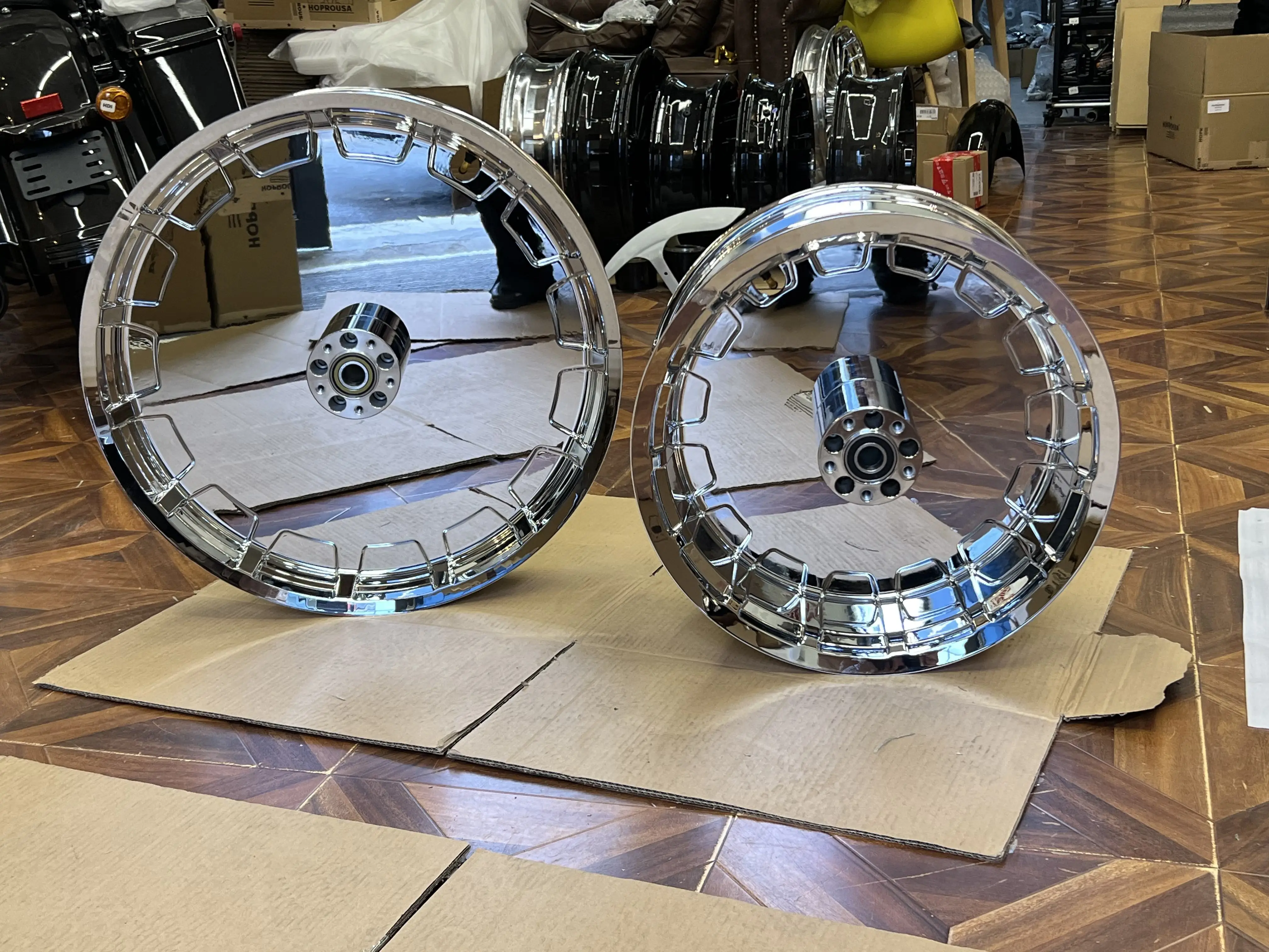 Motorcycle Parts16-26 Inch Gloss Black Aluminum A356 Wheel Rim For 2018-2024 Softail Standard Fat Boy Breakout Touring6061-T6 Al