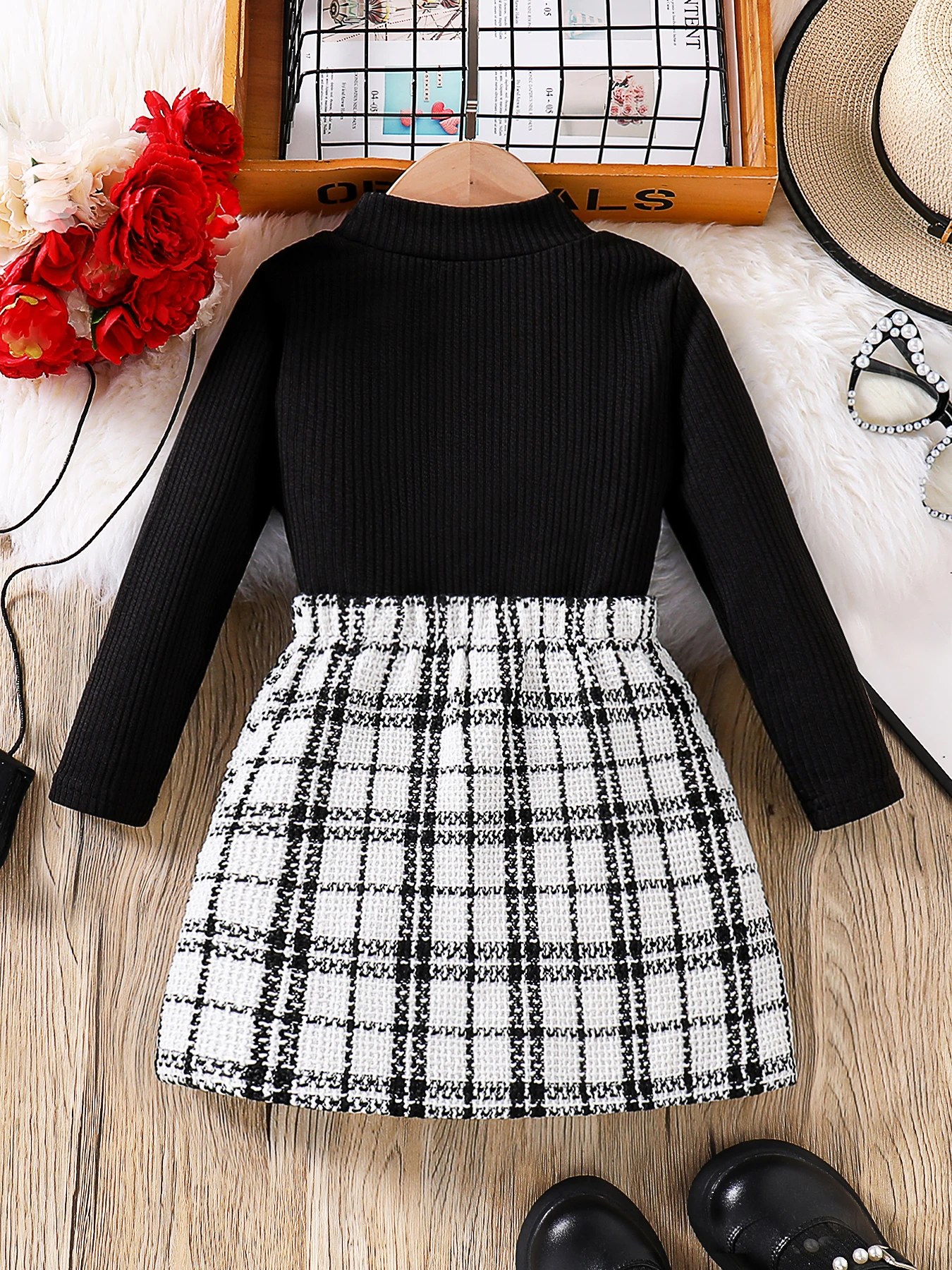 Autumn popular children's set, girls' fashionable mid neck black long sleeved top+checkered hip hugging skirt 2-piece set