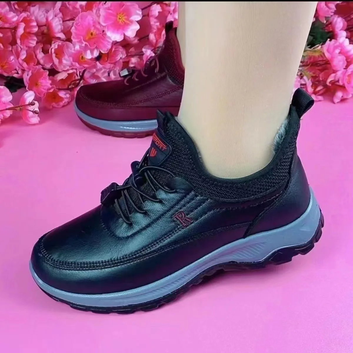 

Women's Winter Thickened Cotton Snow Boots High Top Fleece Lined Short Tube Waterproof Non Slip for Elderly And Mothers