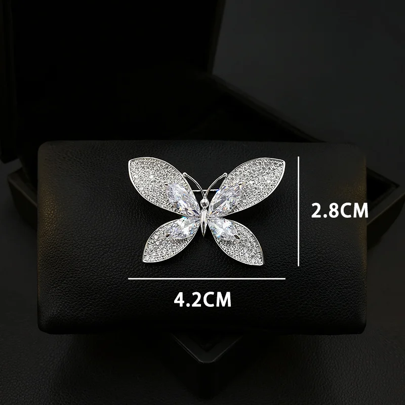 Shiny Crystal Butterfly Brooch Women High-End Exquisite Fashion Suit Neckline Corsage Cardigan Pin Accessories Jewelry Gift 5722