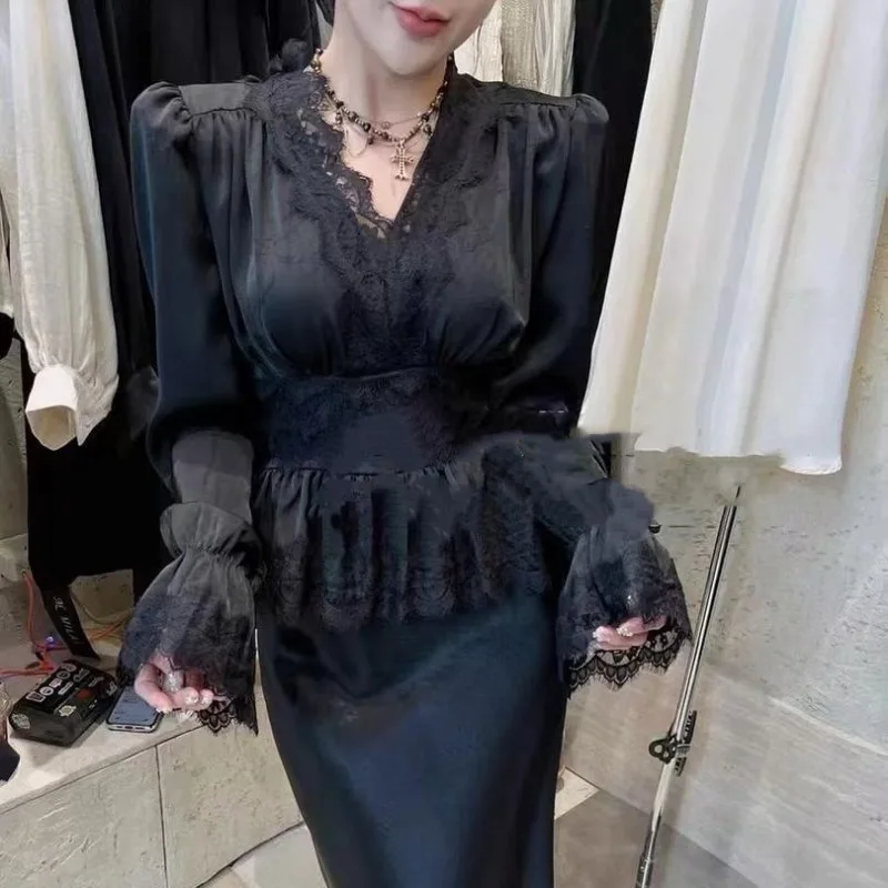 

New Spring V-neck Lace Shirt for Women's Satin Texture Waist-hugging Flared Sleeves Fashion Top