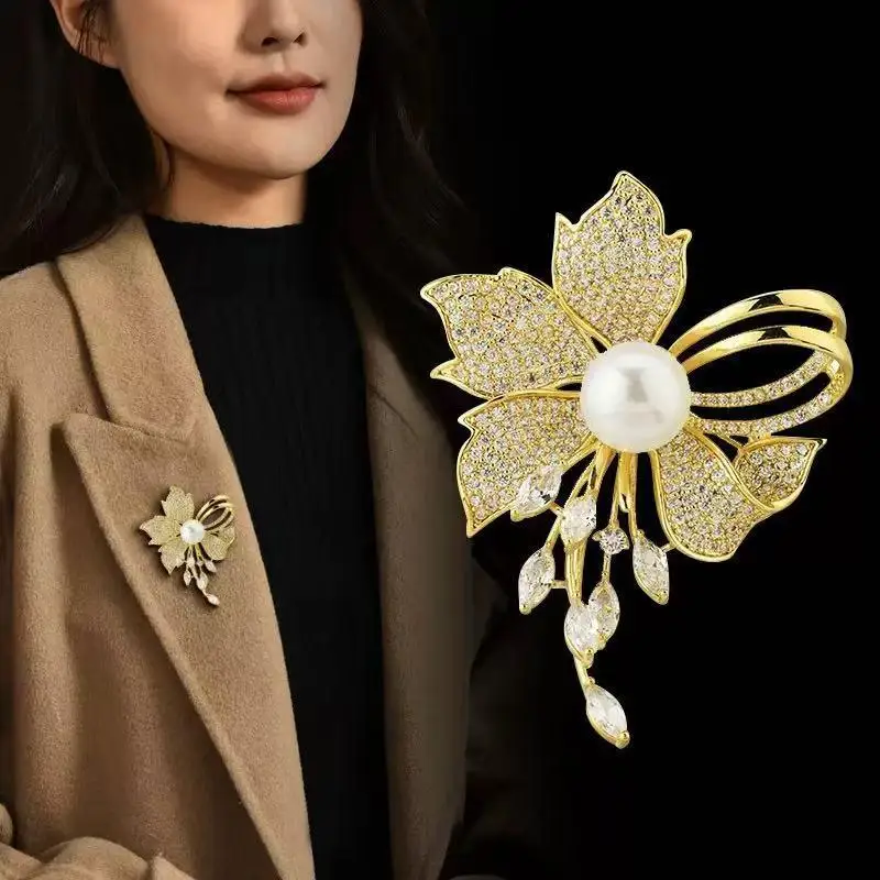 Luxury Rhinestone Flowers Imitation Pearl Brooches Women Sparkling Zircon Bowknot Brooch Pin Scarf Coat Suit Accessories Jewelr