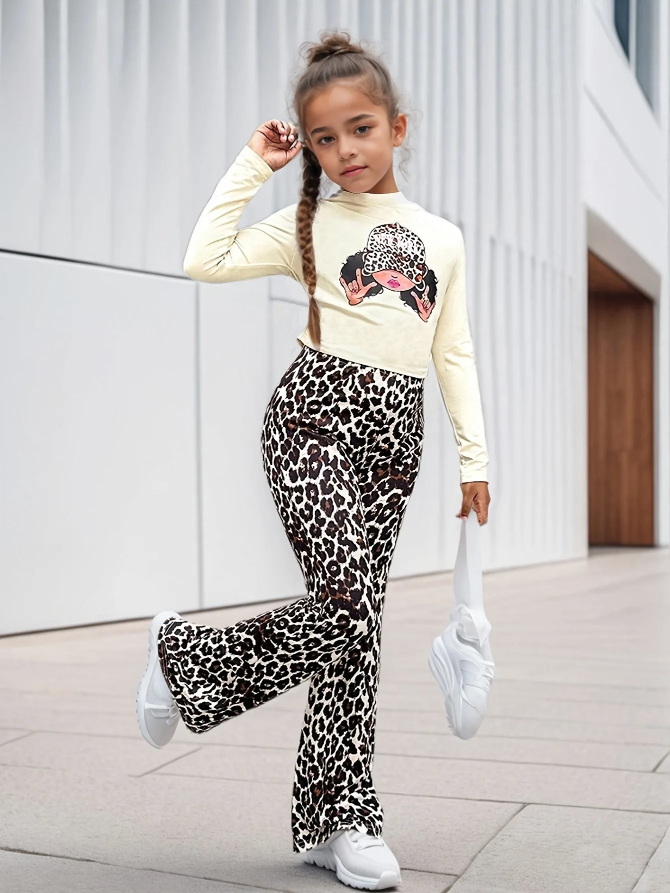 Girls 2 Piece Leopard Print Outfit Cartoon Girl Graphic Long Sleeve Crop Top & Flare Pants Kids Trendy Streetwear Set