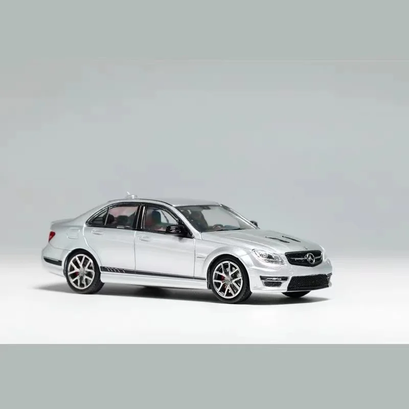 1:64 Mercedes-Benz AMG C63 W204 507 version alloy die cast static display car models, toy gifts for boys, room decorations.