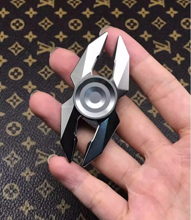 

Second-hand product EDC WANWU titanium alloy fingertip gyroscope Decompression toys