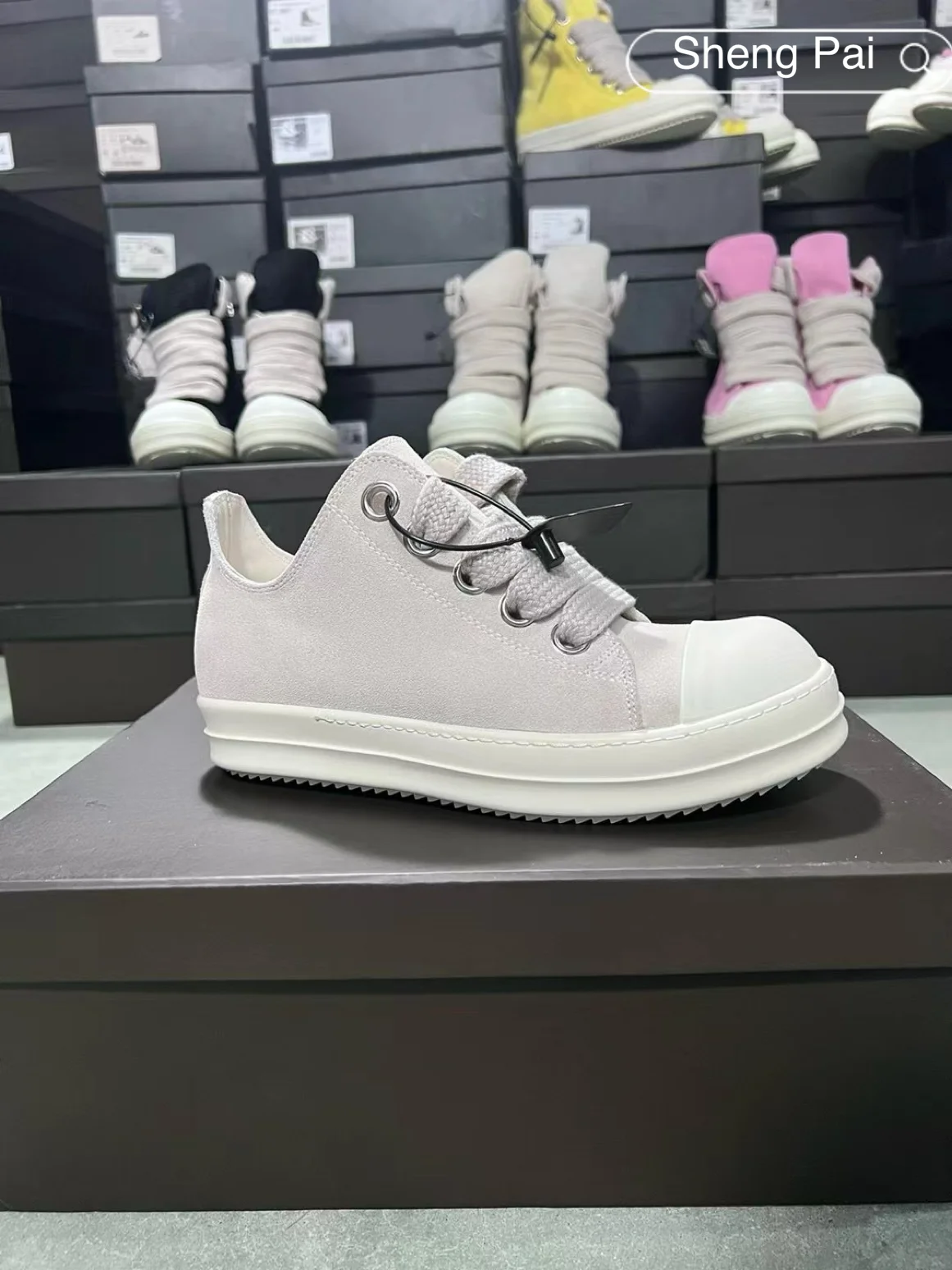 

Модная мужская спортивная обувь, замшевые низкие туфли цвета слоновой кости, женские кроссовки высокого качества O-wen, ботильоны с толстым кружевным дизайном