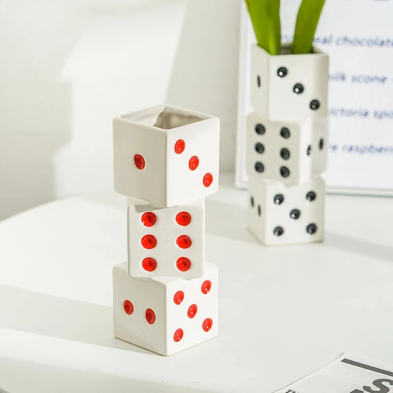 

Креативная керамическая ваза в форме кубиков, нарисованная вручную настольная цветочная посуда, цветочная композиция, ваза, гидропонная ваза, украшение для домашнего декора