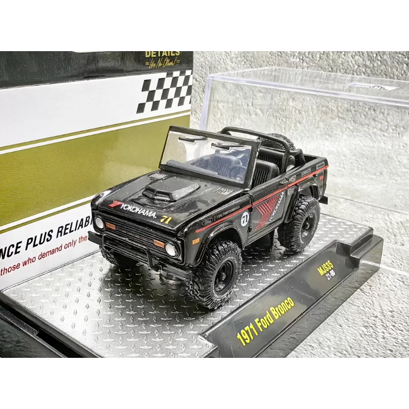 Moulé sous pression M2 1/64 échelle 1971 Ford Bronco tout-terrain Convertible Jeep alliage modèle de voiture jouet à collectionner cadeau Souvenir affichage ornement