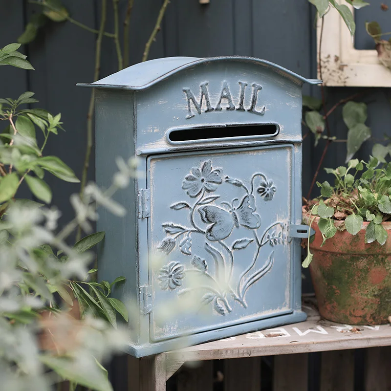 Garden Outdoor Mailbox, Metal Iron Post Box,European Style Vintage Letter Box, Size 26.5*10*31.5H CM, Blue,Green,Villa Family