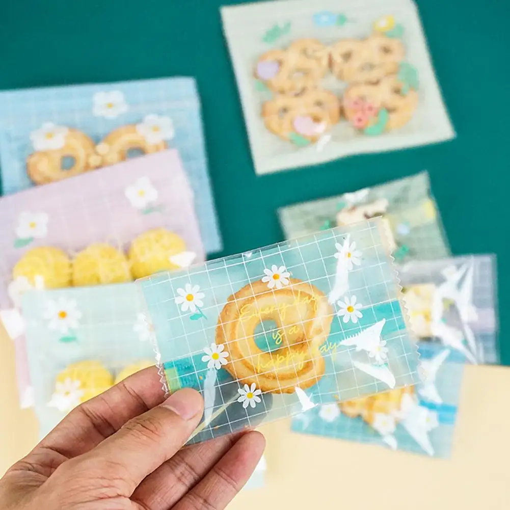 50/100Pcs Candy Bag Oilproof Waterproof Transparent Candy Pouch Cartoon Flower Print Good Sealing Cookie Snack Bag For Bakery