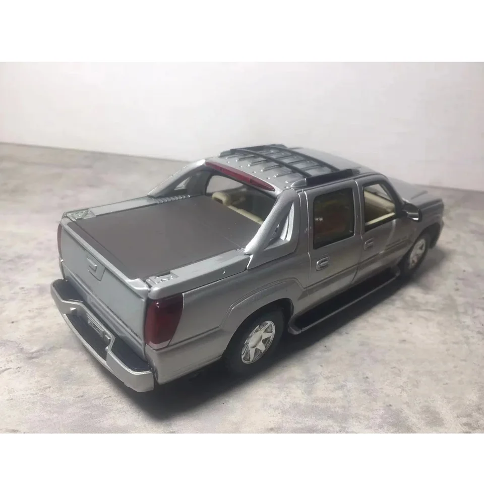 WELLY-camioneta Pickup Cadillac Escalade 2002 EXT, modelo de