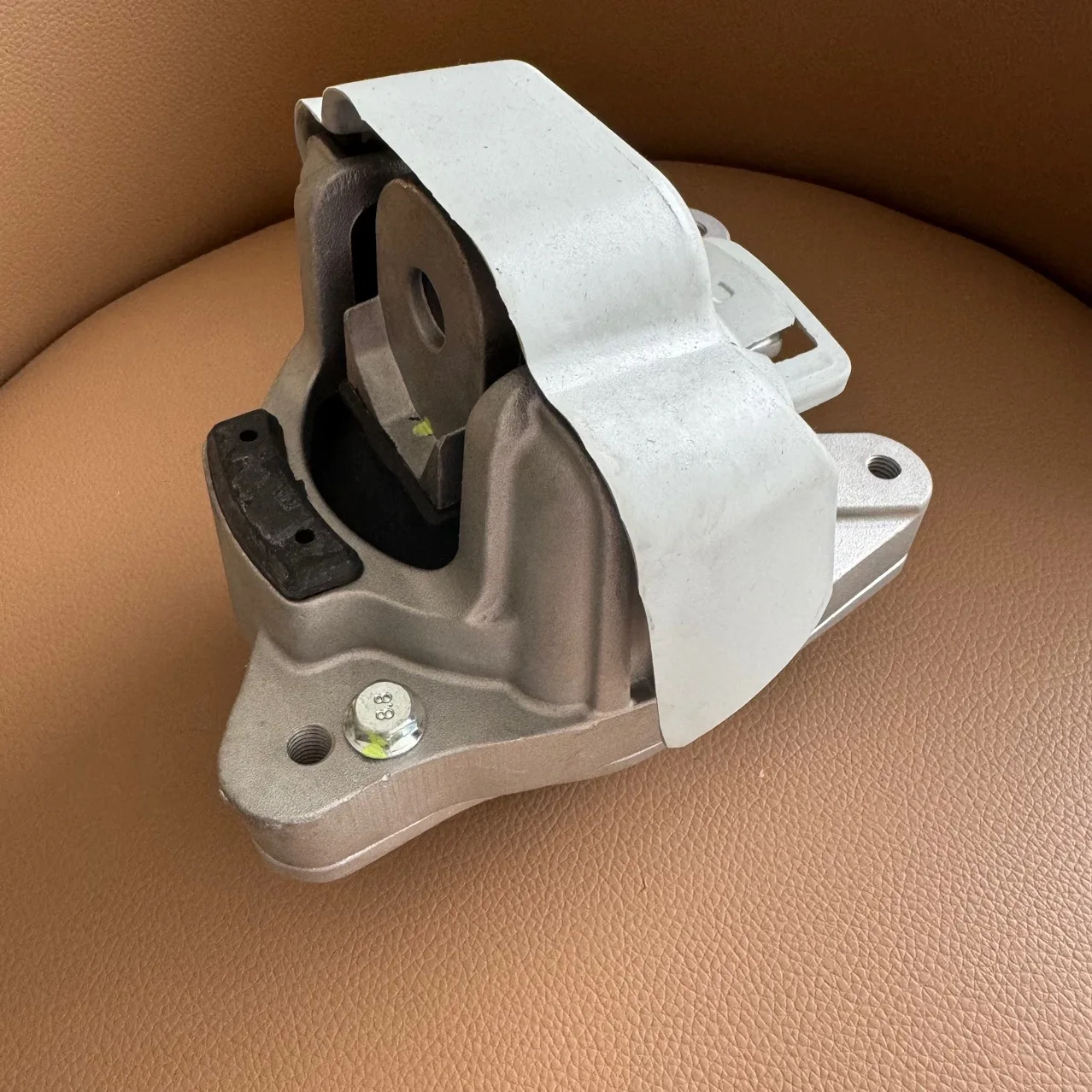 

94637505740 Left 94637505840 Right, suitable for Porsche, Maca machine foot glue engine bracket