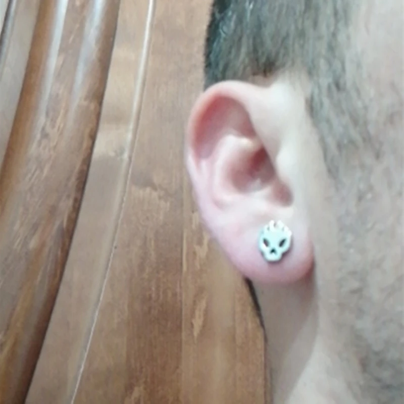 Pendientes de tuerca de calavera Punk para hombres y mujeres, regalo de joyería, Piercing, tornillo trasero, pendiente de esqueleto