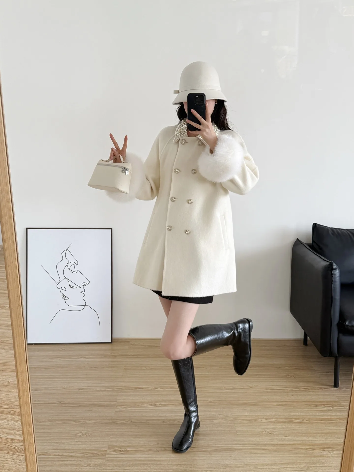 سترة نسائية من الصوف ذات ياقة خرز من الصناعة الثقيلة من Rose Theatre 2025 قابلة للإزالة وأكمام من فرو الثعلب مزدوجة الجوانب