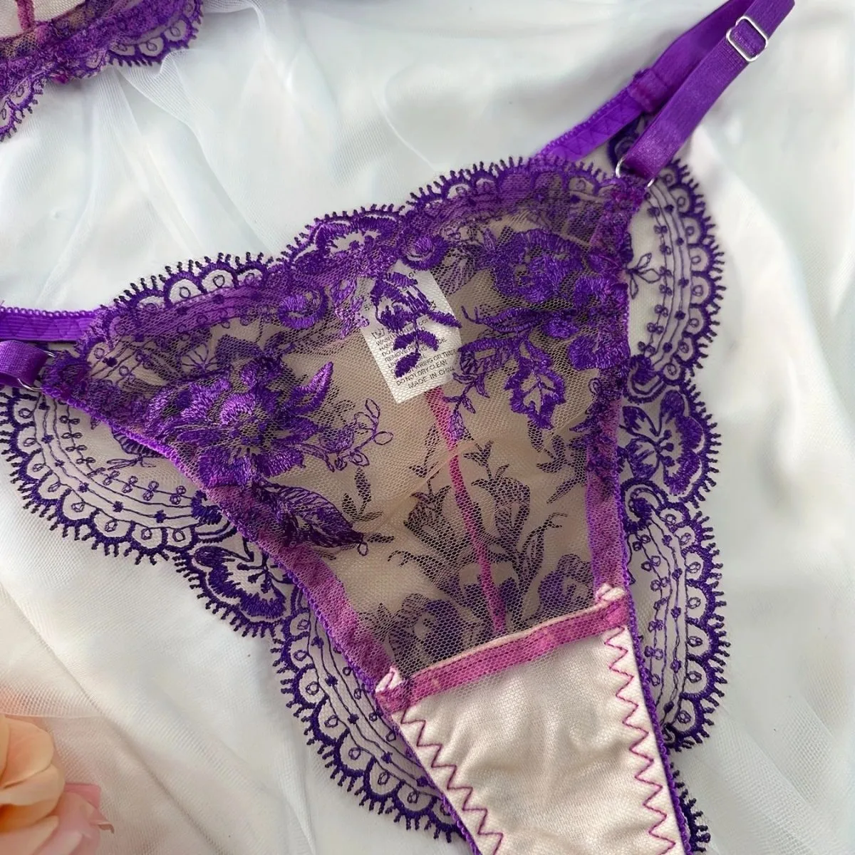 Sexy Blumenstickerei Unterwäsche Set Home Freizeit BH Set Netzstoff Reine Farbe Vier Jahreszeiten Geeignete Damen Unterbekleidung